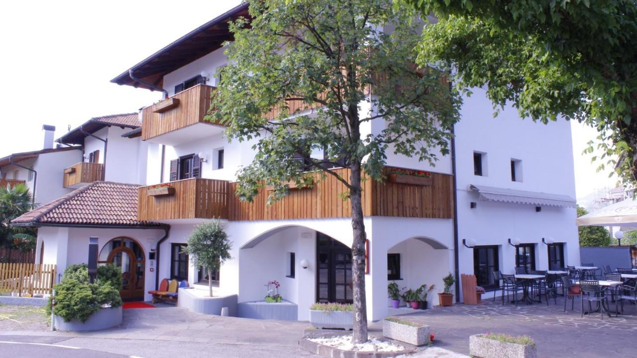Отель Zur Muehle Ora / Auer Экстерьер фото